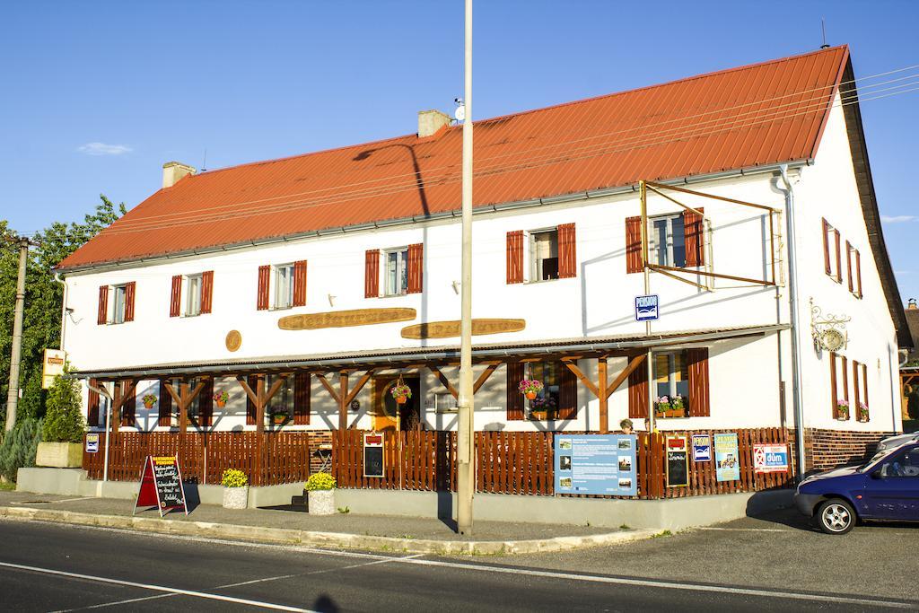 Pension U Přístavu Pomezi nad Ohri Exteriér fotografie